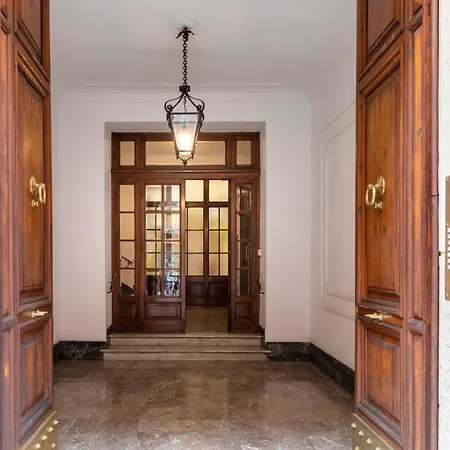 Martina House Pensión 4*