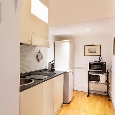 Martina House Pensión