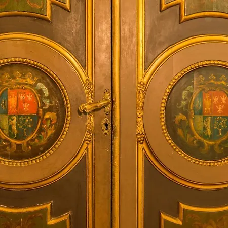 Martina House Pensión 4*